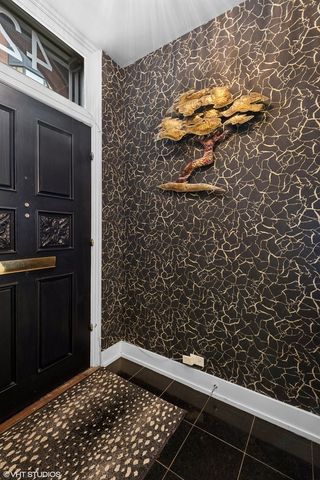 42 E Schiller Street, Chicago, IL 60610