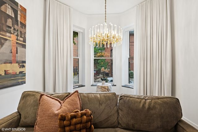 42 E Schiller Street, Chicago, IL 60610