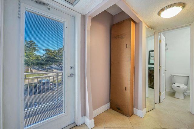 3431 NW 50th Avenue 206, Lauderdale Lakes, FL 33319