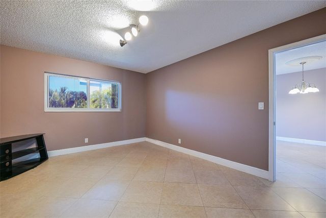 3431 NW 50th Avenue 206, Lauderdale Lakes, FL 33319