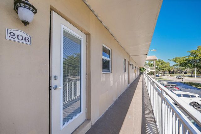 3431 NW 50th Avenue 206, Lauderdale Lakes, FL 33319