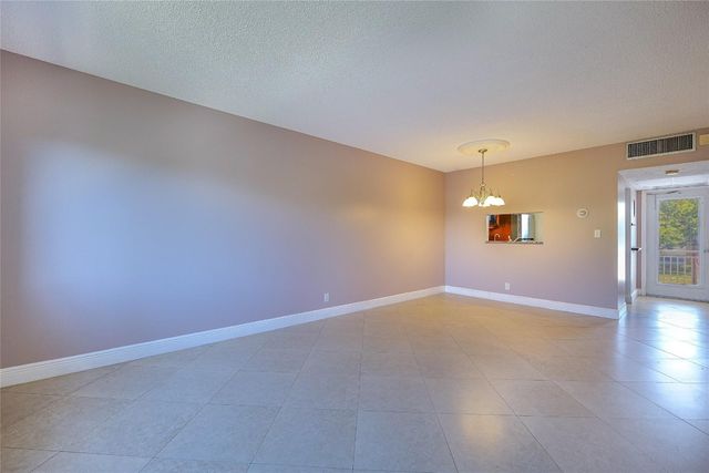 3431 NW 50th Avenue 206, Lauderdale Lakes, FL 33319