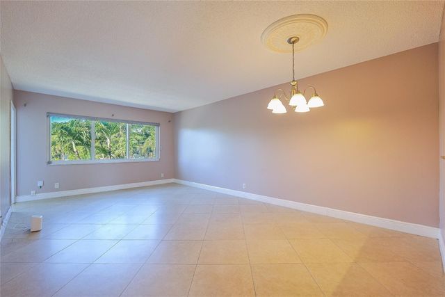 3431 NW 50th Avenue 206, Lauderdale Lakes, FL 33319