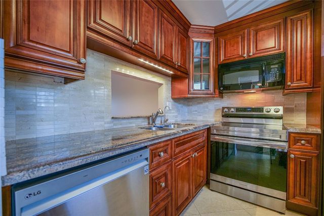 3431 NW 50th Avenue 206, Lauderdale Lakes, FL 33319