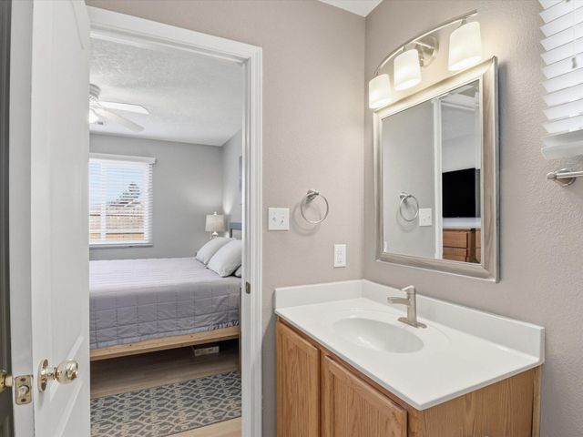 501 Medina Meadows Drive NE, Rio Rancho, NM 87144