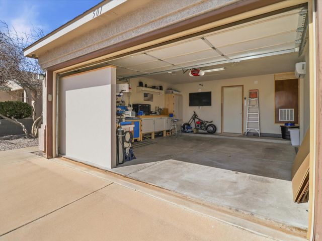 501 Medina Meadows Drive NE, Rio Rancho, NM 87144