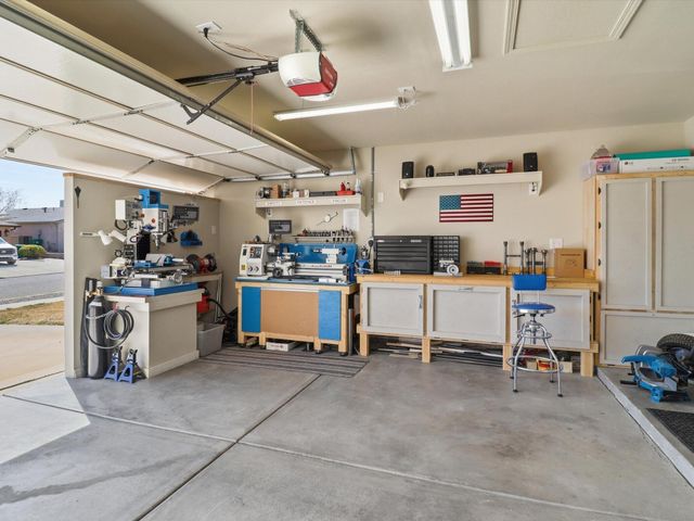 501 Medina Meadows Drive NE, Rio Rancho, NM 87144