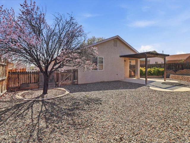 501 Medina Meadows Drive NE, Rio Rancho, NM 87144