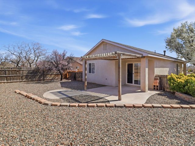 501 Medina Meadows Drive NE, Rio Rancho, NM 87144