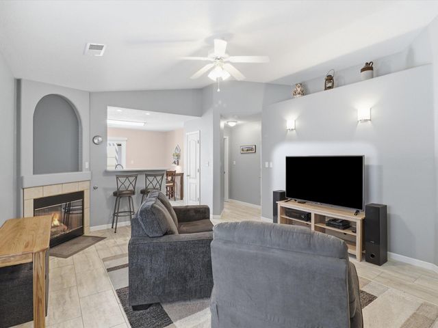 501 Medina Meadows Drive NE, Rio Rancho, NM 87144