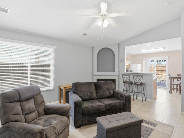 501 Medina Meadows Drive NE, Rio Rancho, NM 87144