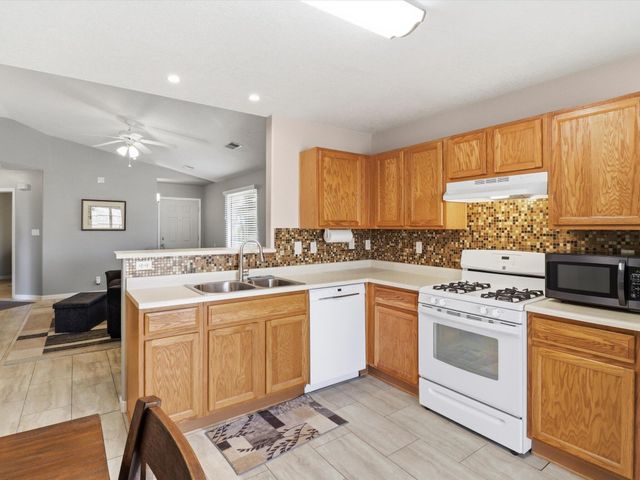 501 Medina Meadows Drive NE, Rio Rancho, NM 87144