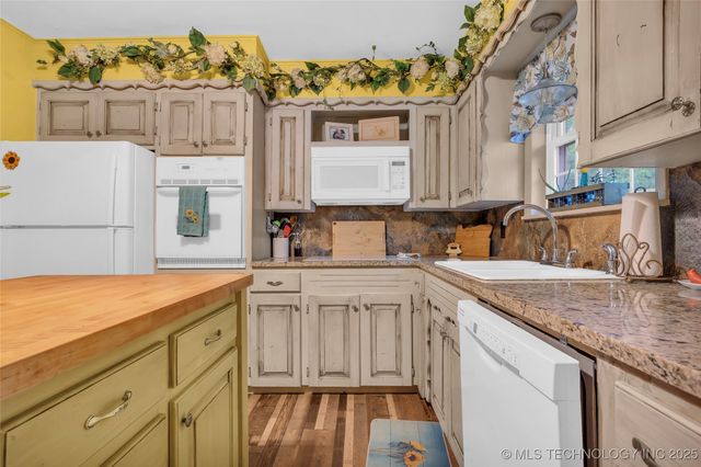 2324 N Plainview Road W, Ardmore, OK 73401