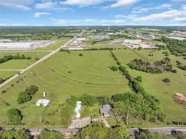 2324 N Plainview Road W, Ardmore, OK 73401