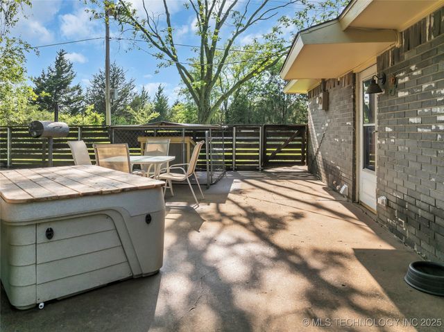 2324 N Plainview Road W, Ardmore, OK 73401