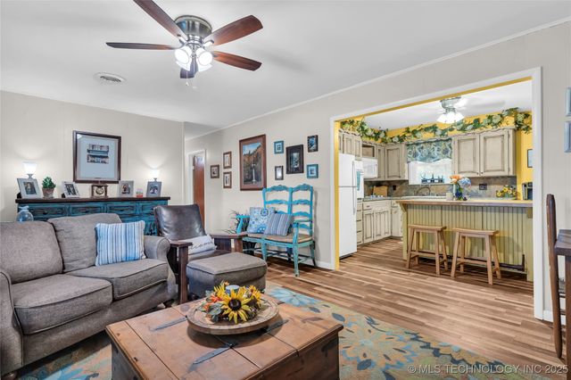 2324 N Plainview Road W, Ardmore, OK 73401