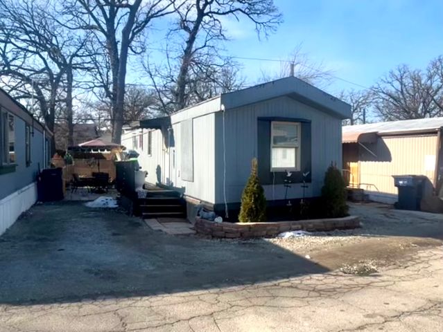 7240 107th Street W 136, Worth, IL 60482