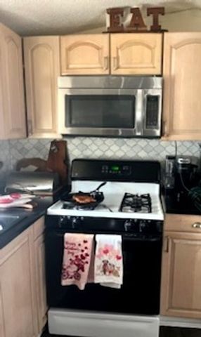 7240 107th Street W 136, Worth, IL 60482