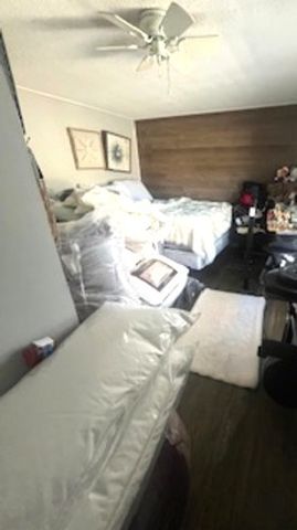 7240 107th Street W 136, Worth, IL 60482