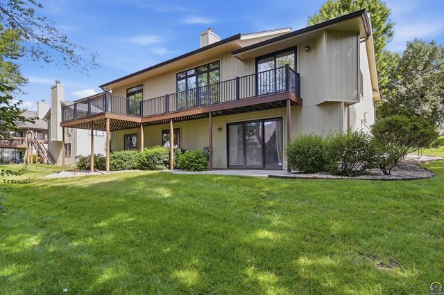 5953 SW 31st St, Topeka, KS 66614