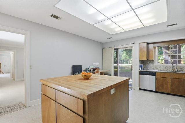 29 Monastery Road, Savannah, GA 31411