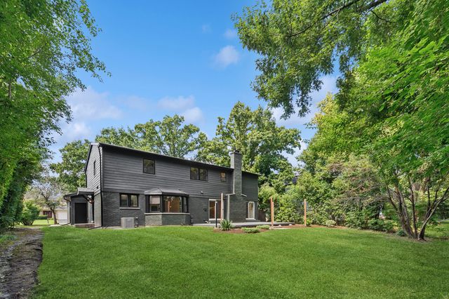 1695 Overland Trail, Deerfield, IL 60015