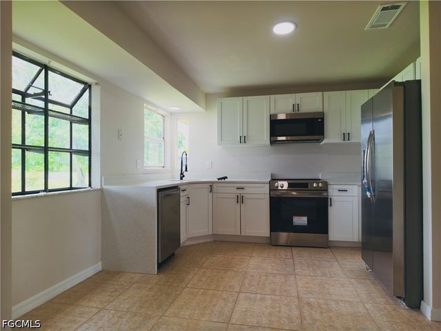 1429 SE 44th ST, Cape Coral, FL 33904