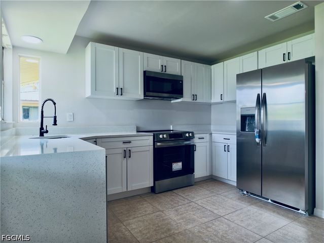 1429 SE 44th ST, Cape Coral, FL 33904