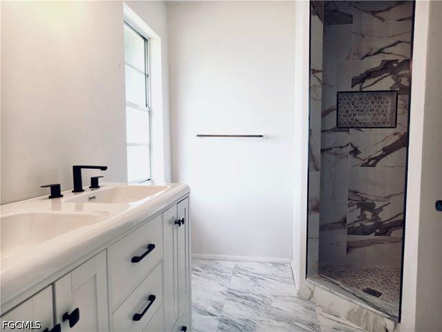 1429 SE 44th ST, Cape Coral, FL 33904