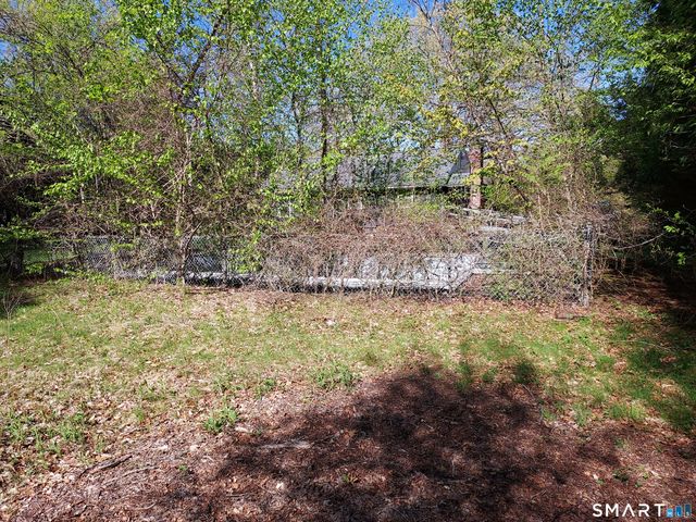 16 Carol Drive, Montville, CT 06382