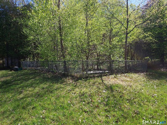 16 Carol Drive, Montville, CT 06382