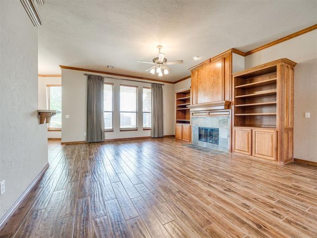2100 SW 33rd Street, Moore, OK 73170