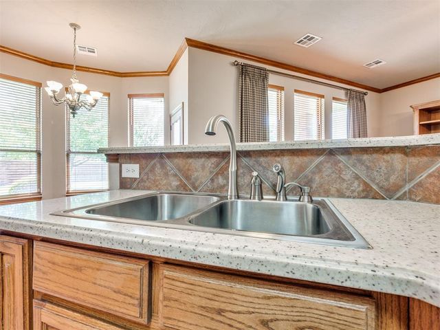 2100 SW 33rd Street, Moore, OK 73170