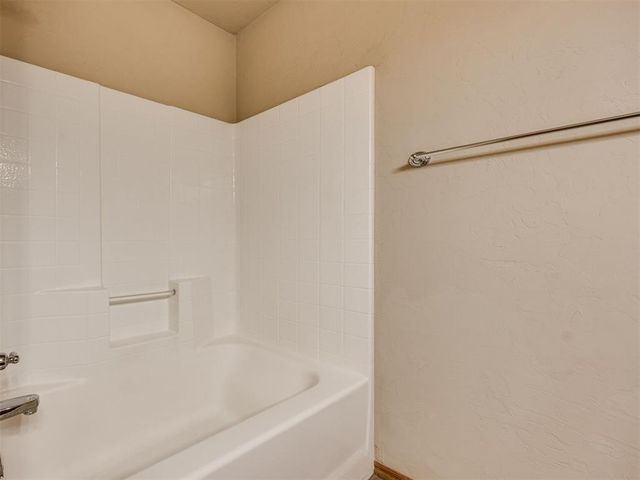 2100 SW 33rd Street, Moore, OK 73170