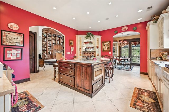 1 Grandview Dr, Shenango Twp, PA 16159