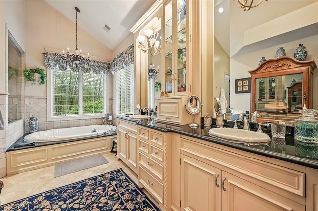 1 Grandview Dr, Shenango Twp, PA 16159