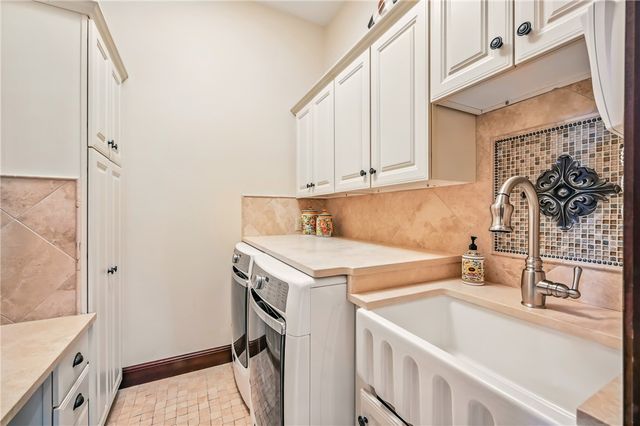 1 Grandview Dr, Shenango Twp, PA 16159