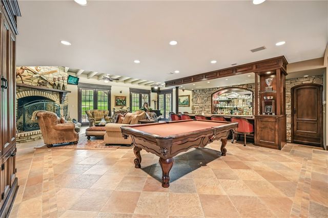 1 Grandview Dr, Shenango Twp, PA 16159