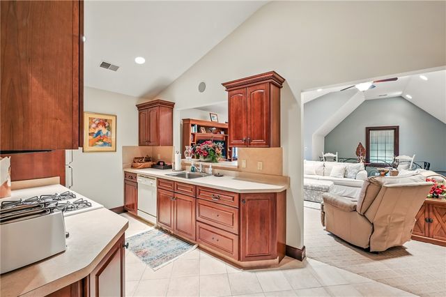 1 Grandview Dr, Shenango Twp, PA 16159