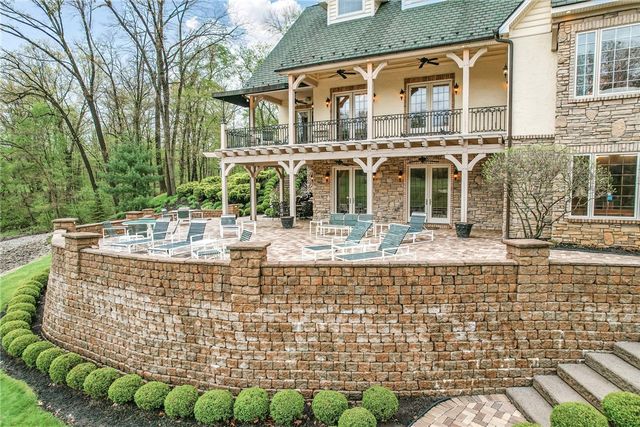 1 Grandview Dr, Shenango Twp, PA 16159