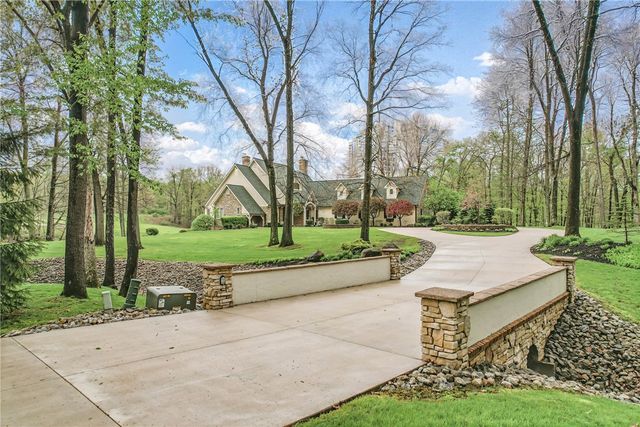 1 Grandview Dr, Shenango Twp, PA 16159