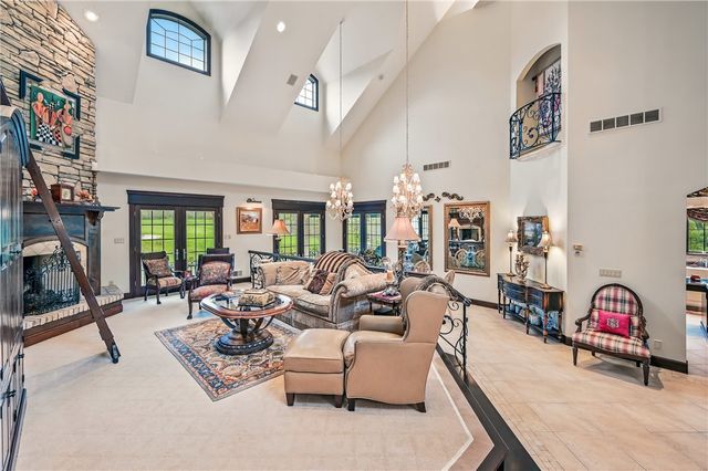 1 Grandview Dr, Shenango Twp, PA 16159