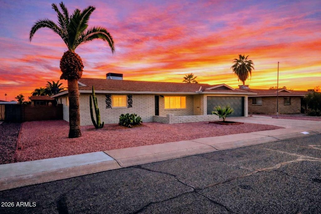 6025 E Boise Street, Mesa, AZ 85205