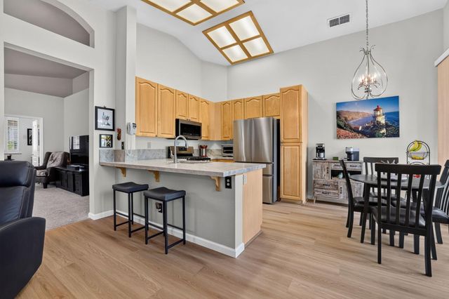 906 Rathbone Cir, Folsom, CA 95630