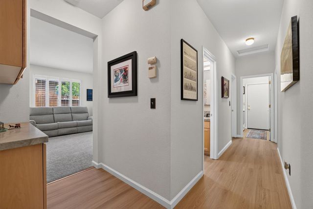 906 Rathbone Cir, Folsom, CA 95630