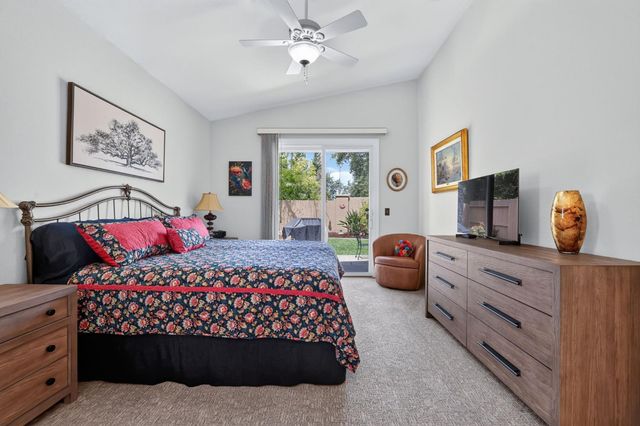 906 Rathbone Cir, Folsom, CA 95630