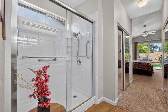 906 Rathbone Cir, Folsom, CA 95630
