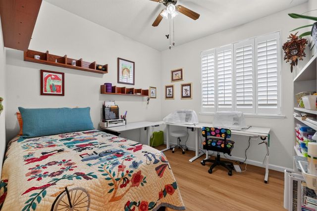906 Rathbone Cir, Folsom, CA 95630