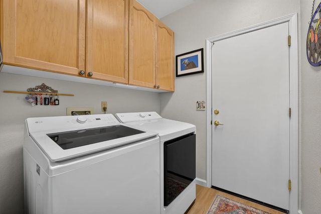 906 Rathbone Cir, Folsom, CA 95630