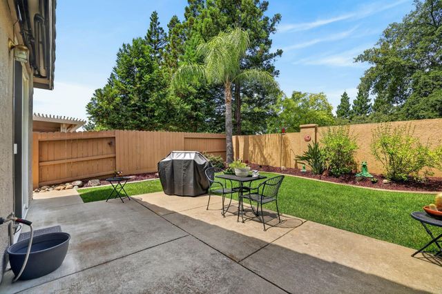 906 Rathbone Cir, Folsom, CA 95630